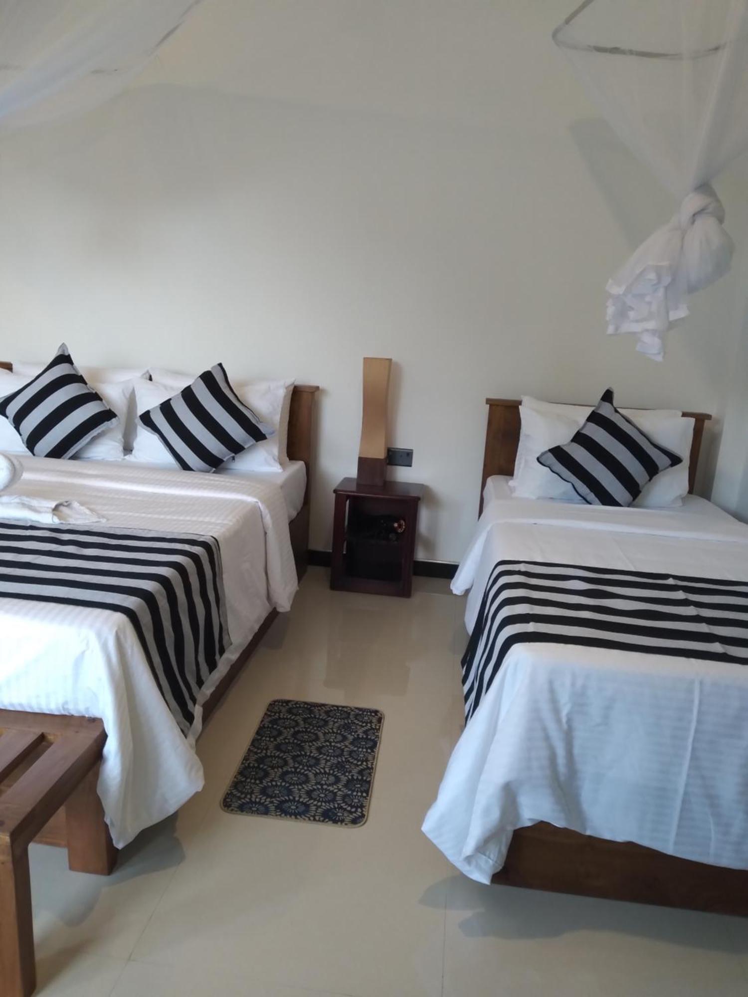 Cloudy Hill Cottage Ella Bagian luar foto