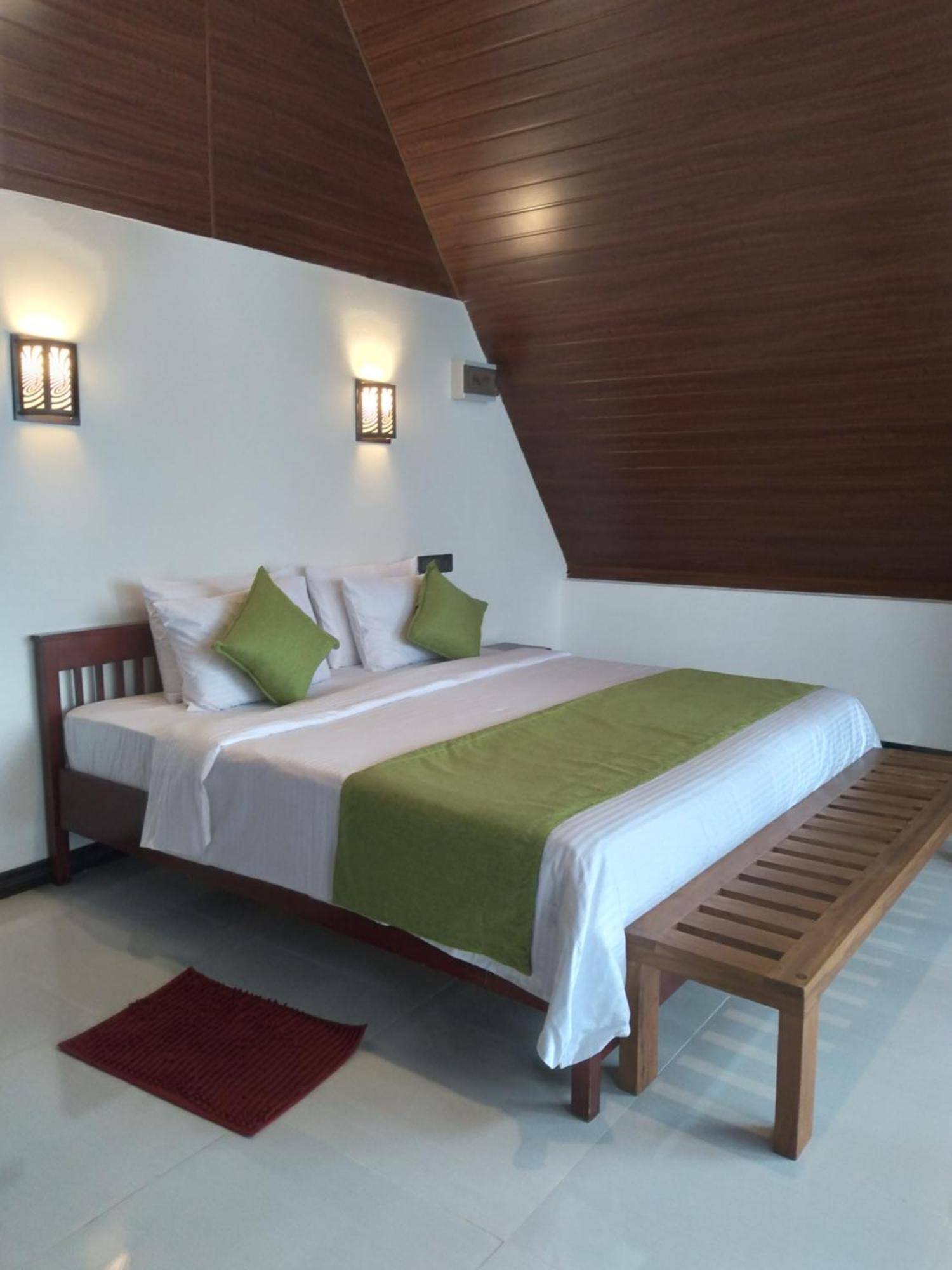 Cloudy Hill Cottage Ella Bagian luar foto