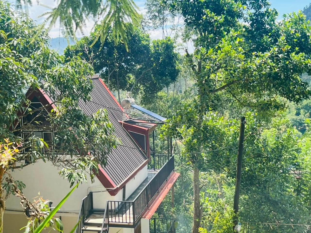 Cloudy Hill Cottage Ella Bagian luar foto