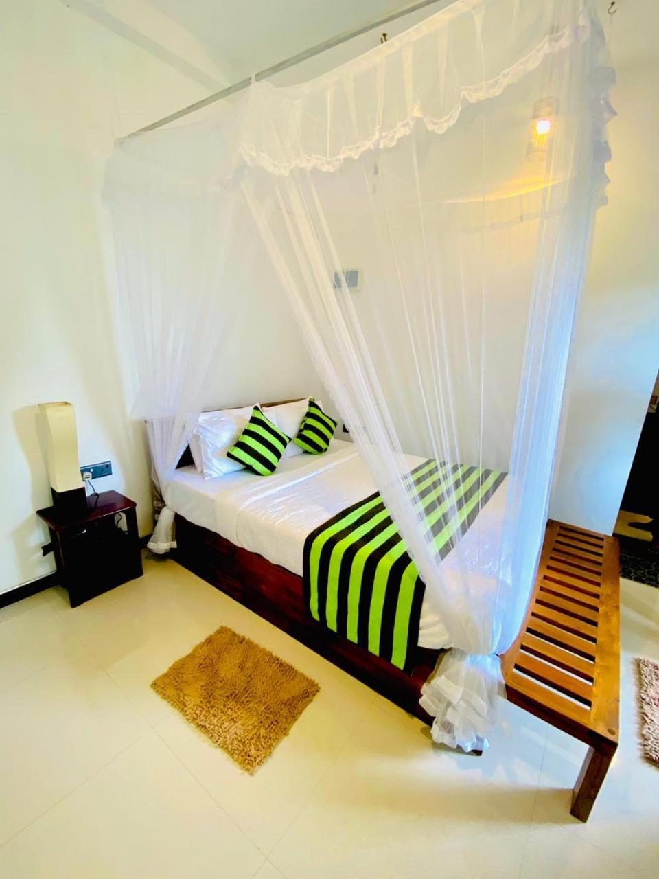 Cloudy Hill Cottage Ella Bagian luar foto