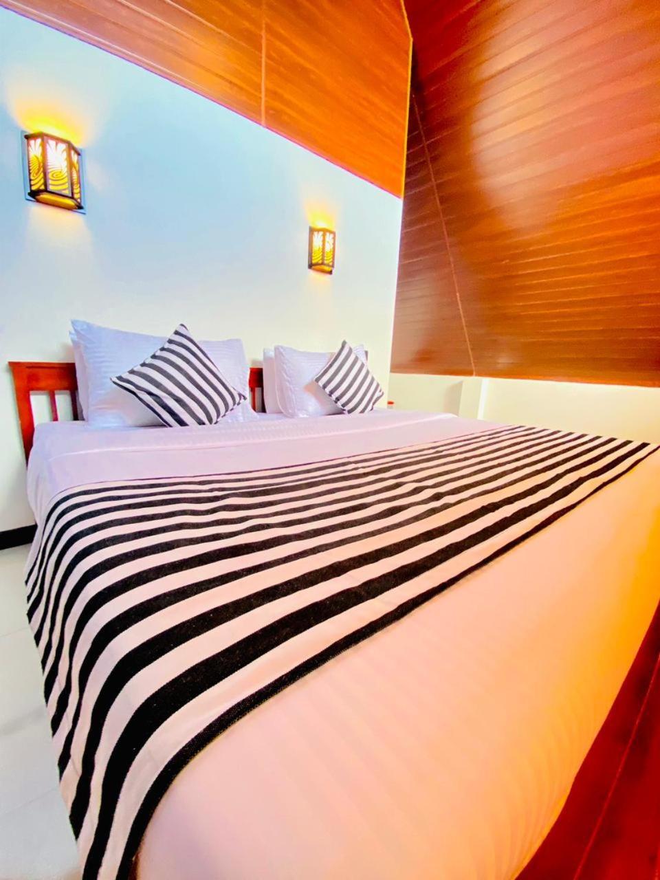Cloudy Hill Cottage Ella Bagian luar foto
