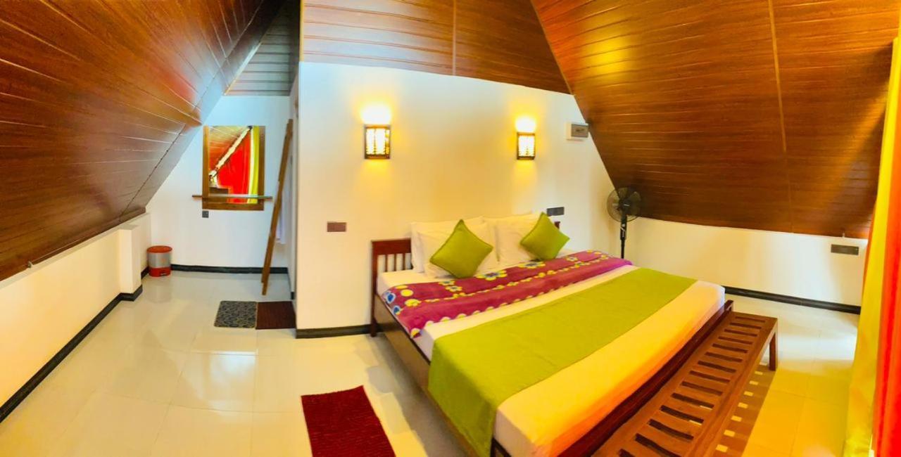 Cloudy Hill Cottage Ella Bagian luar foto