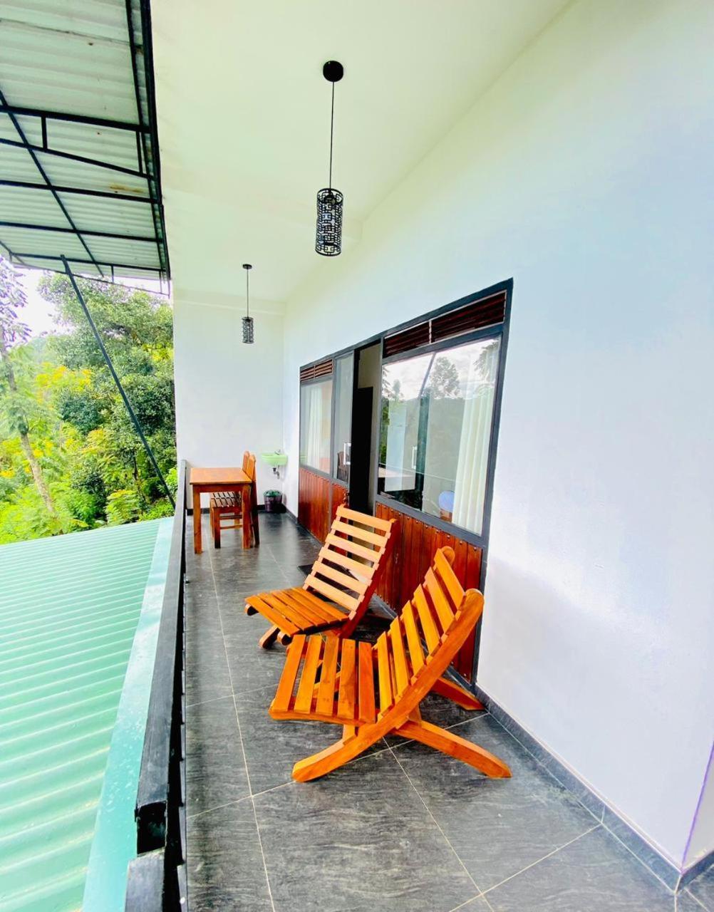 Cloudy Hill Cottage Ella Bagian luar foto