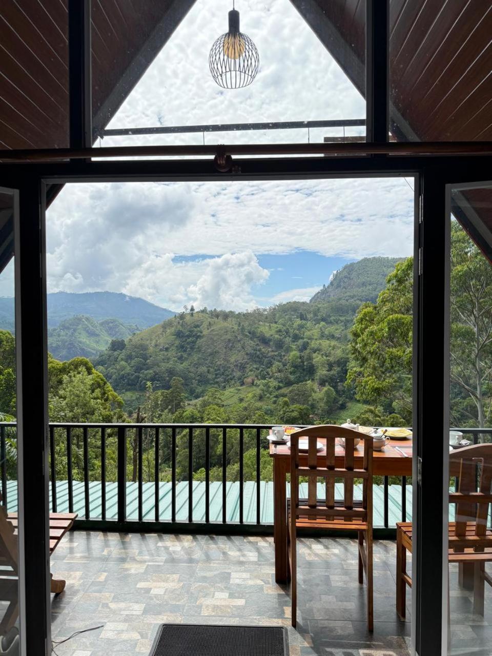 Cloudy Hill Cottage Ella Bagian luar foto