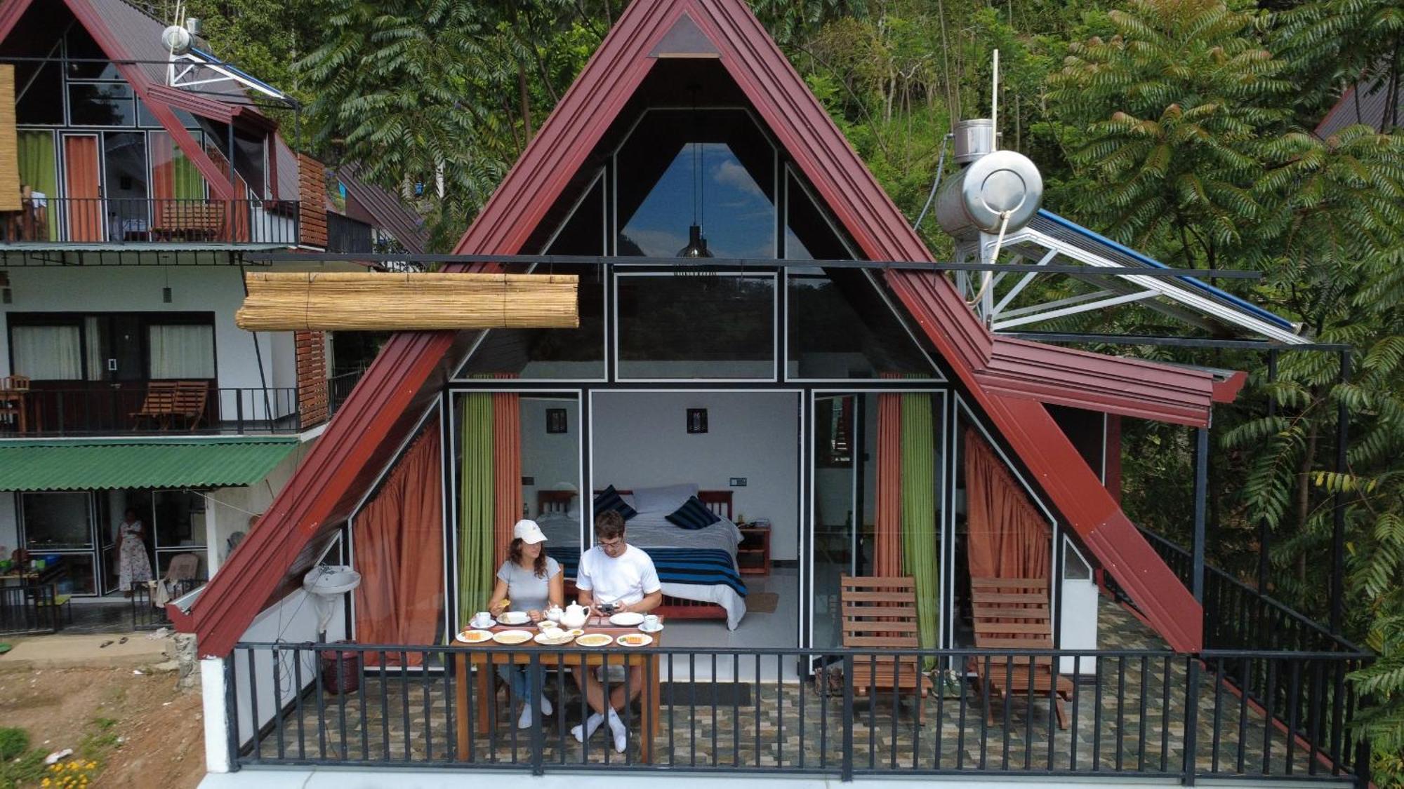Cloudy Hill Cottage Ella Bagian luar foto
